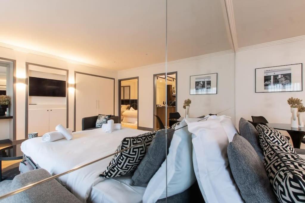 Appartement De Luxe Avenue Montaigne Paris Exterior foto
